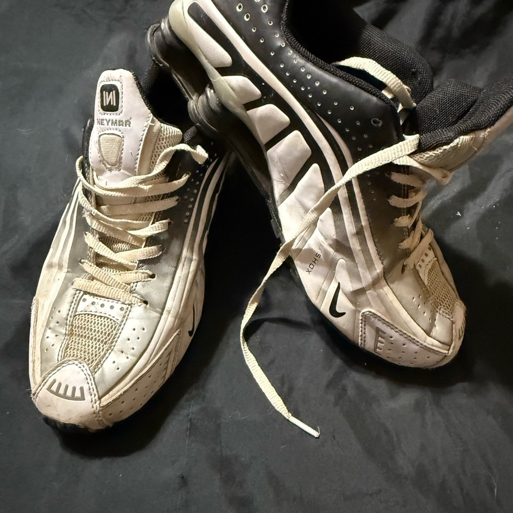 Nike Neymar Shox Black and White Athletic Shoes Classic Design Men’s Size 9